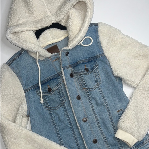 Maurices Jackets & Blazers - Maurices Light Blue Jacket with Cream Lining Women’s size XS